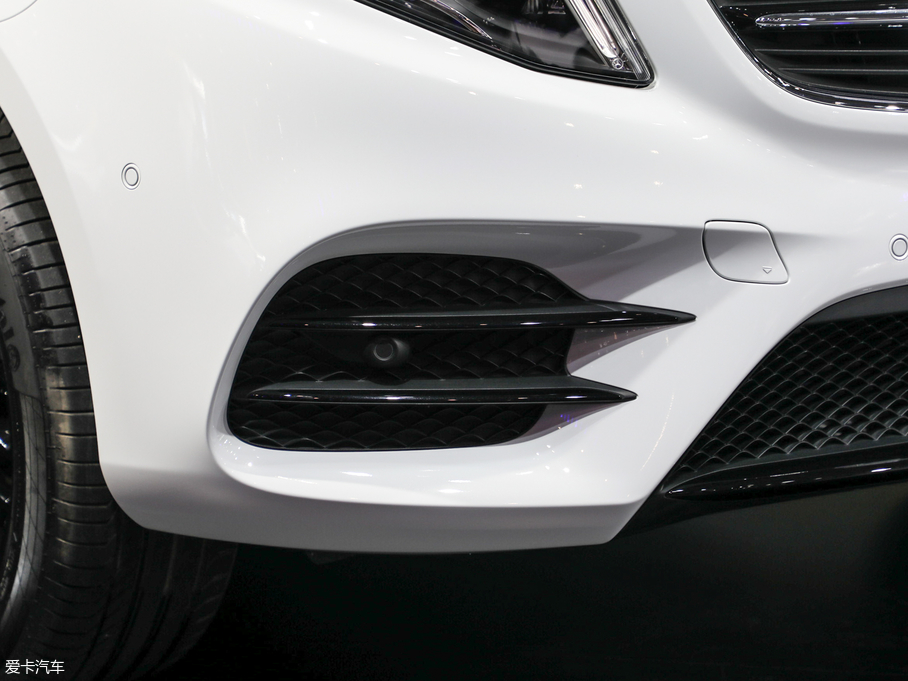 2018��YV�� V 260 AMG �\�Ӱ� ��V