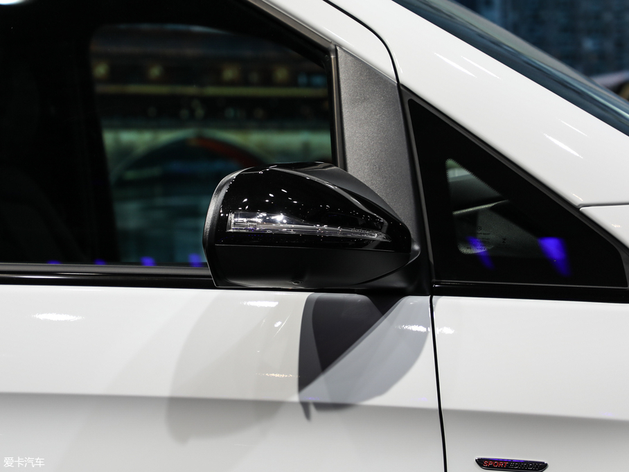 2018��YV�� V 260 AMG �\(y��n)�Ӱ� ��V