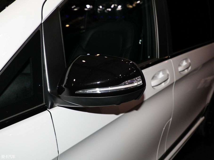 2018��YV�� V 260 AMG �\�Ӱ� ��V