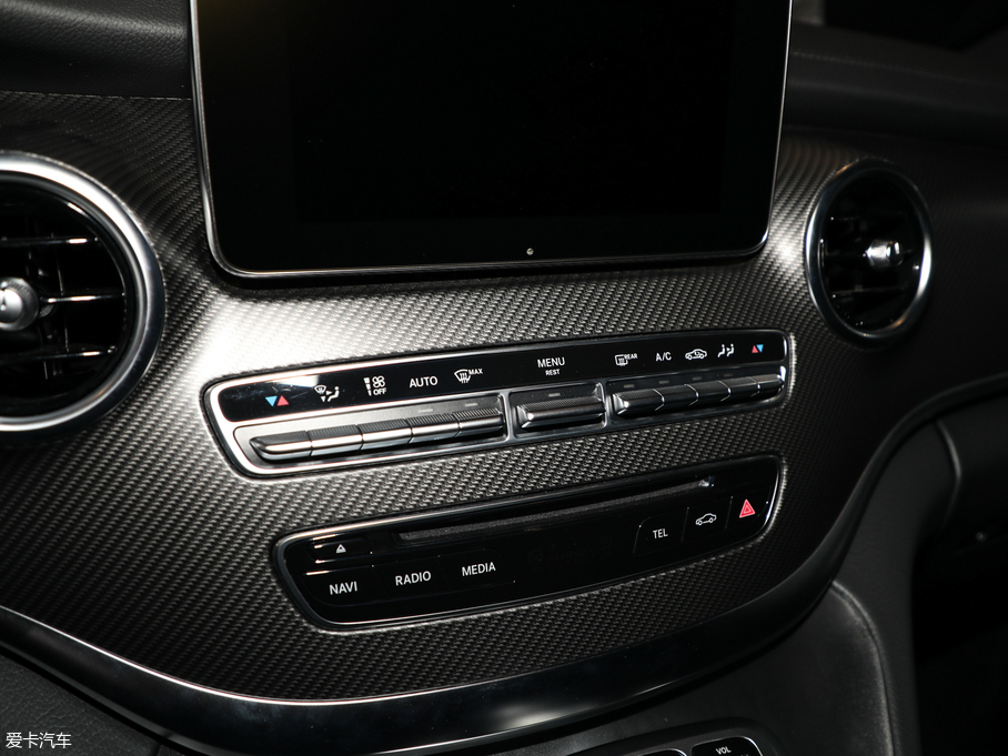 2018��YV�� V 260 AMG �\�Ӱ� ��V