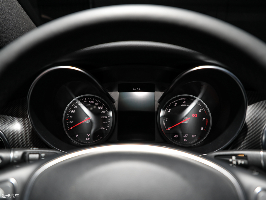 2018��YV�� V 260 AMG �\�Ӱ� ��V