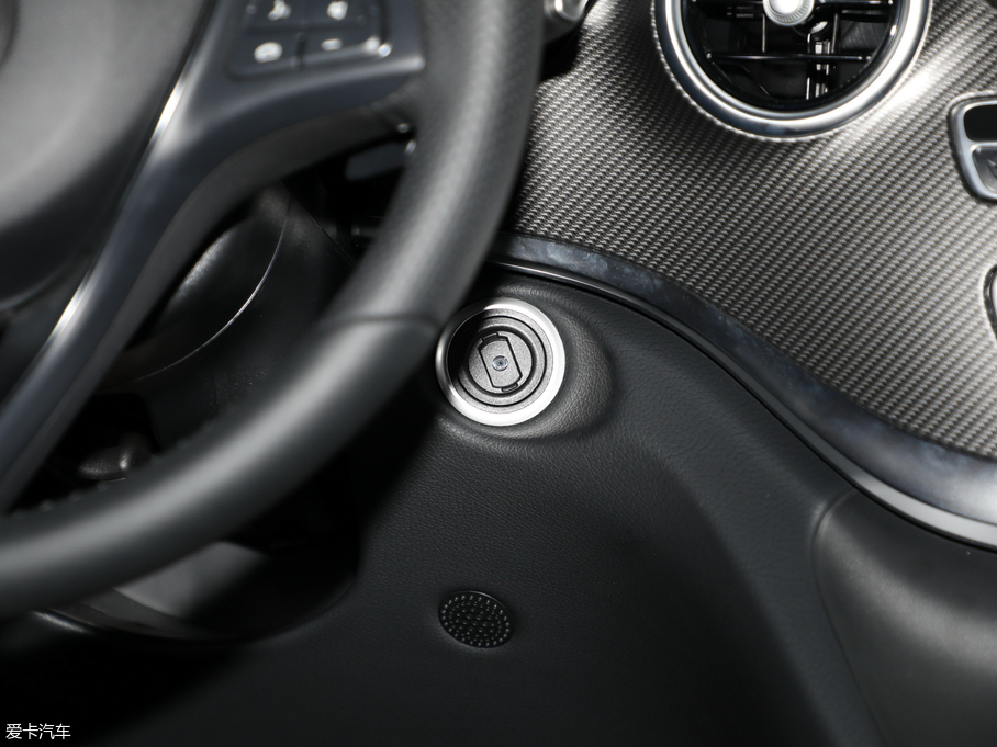 2018��YV�� V 260 AMG �\�Ӱ� ��V