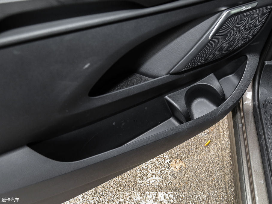 2018YV V 260 L FL V