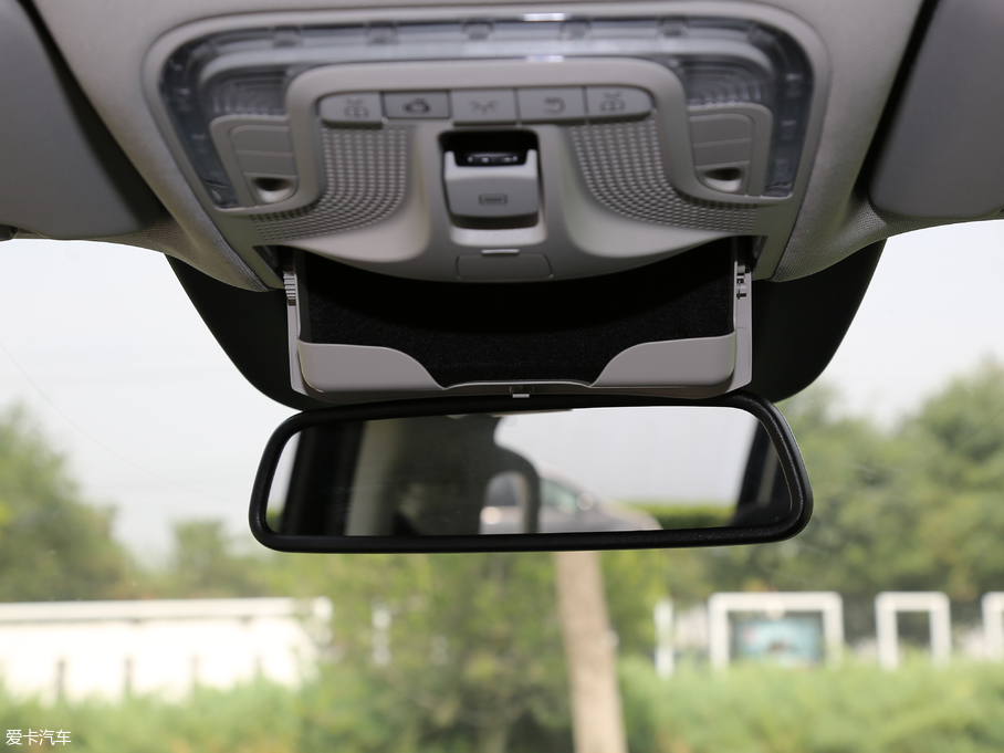 2018YV(j) V 260 L FL(zhng) V