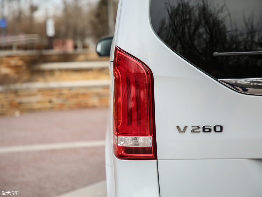 2018��YV��(j��) V 260 AMG �\(y��n)��(d��ng)�� ��V