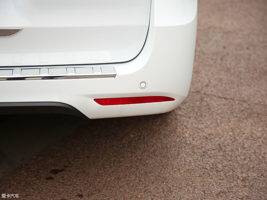 2018��YV�� V 260 AMG �\�Ӱ� ��V