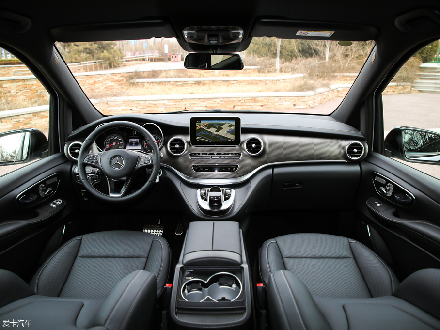 2018��YV�� V 260 AMG �\�Ӱ� ��V