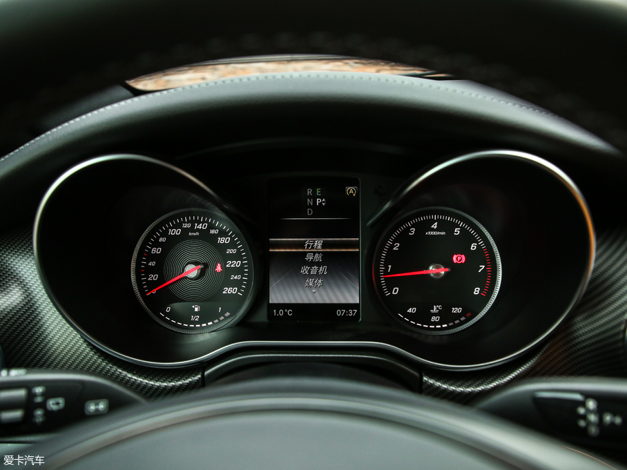 2018��YV�� V 260 AMG �\�Ӱ� ��V