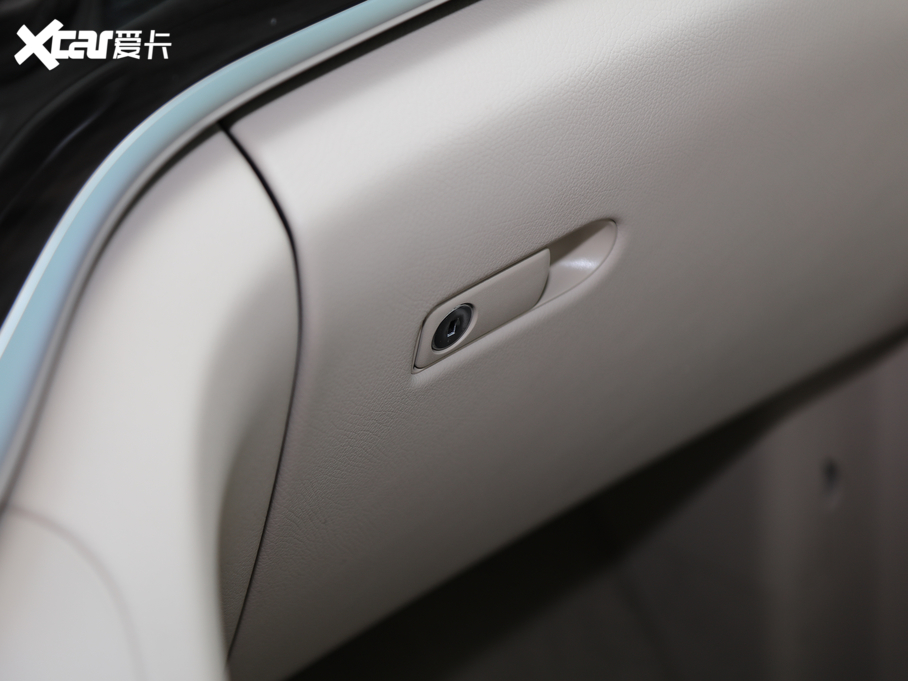 2018��YV�� V 260 ���F�� ��VI