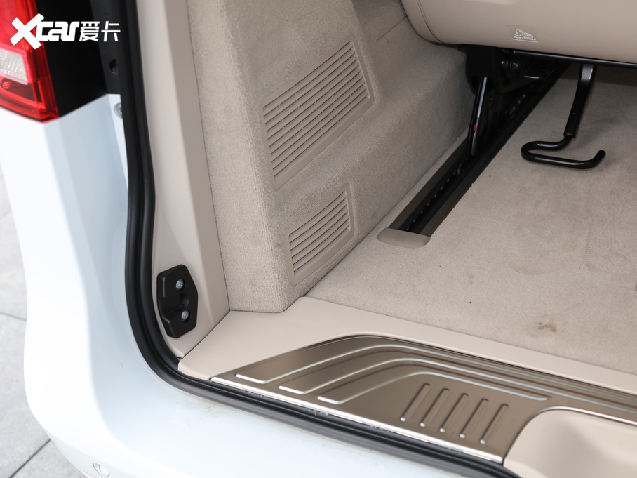 2018YV V 260 F VI