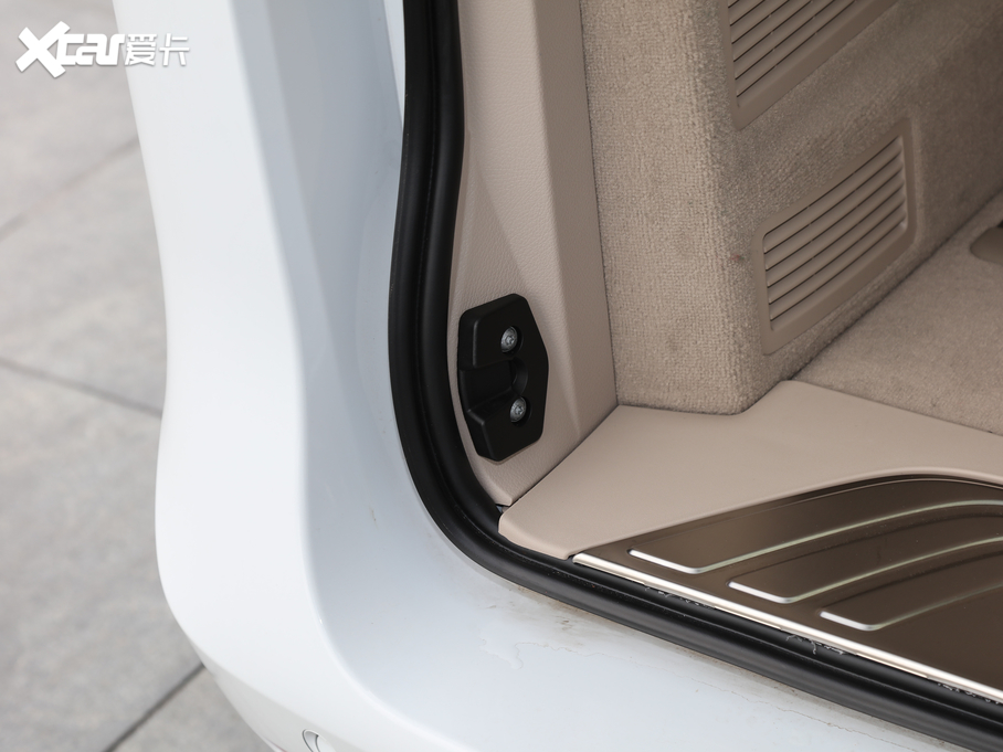 2018YV V 260 F VI