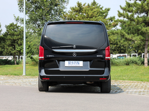 2018款V 260 L 尊贵加长版 国V 正后	
