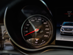 2018V 260 F (gu)V п؅^(q)