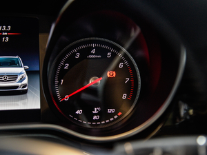 2018V 260 F (gu)V п؅^(q)