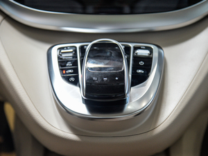 2018V 260 F (gu)V п؅^(q)