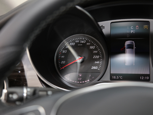 2018V 260 F VI п؅^