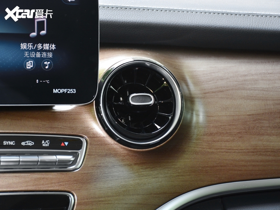 2020��YV�� V 260 L �L�S����A��