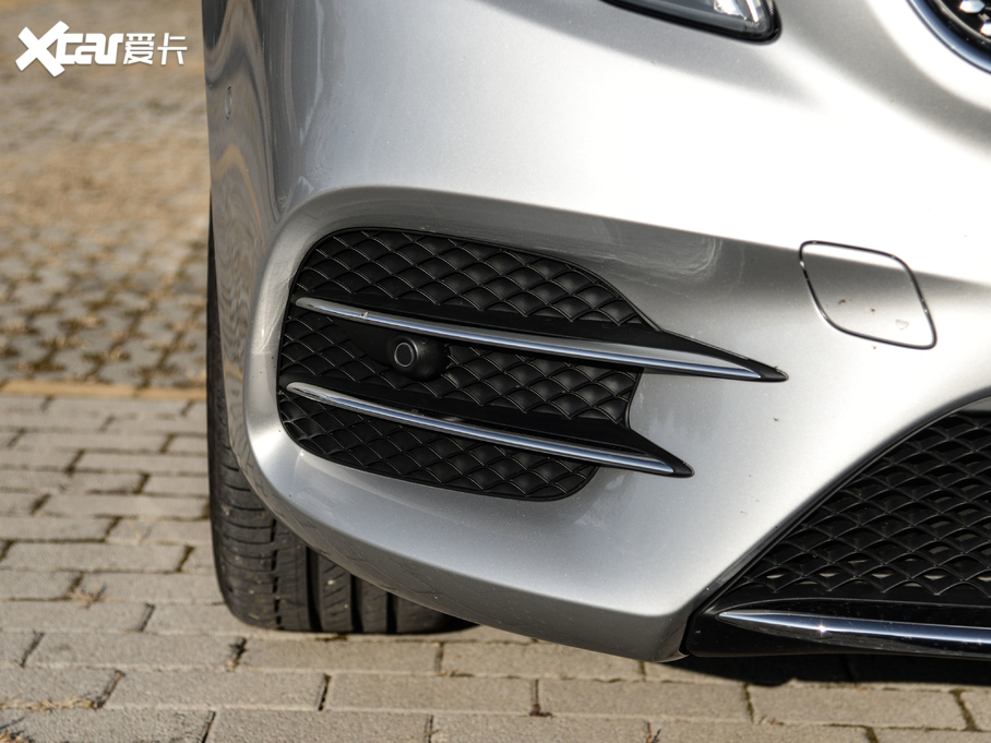 2020��YV�� V 260 L �L�S����A��