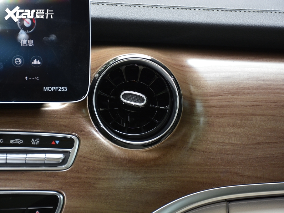 2020��YV�� V 260 ���F��