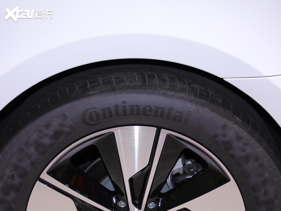 2020YV(j) V 260 F