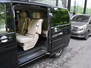 2020款V 260 领航版 左后车门