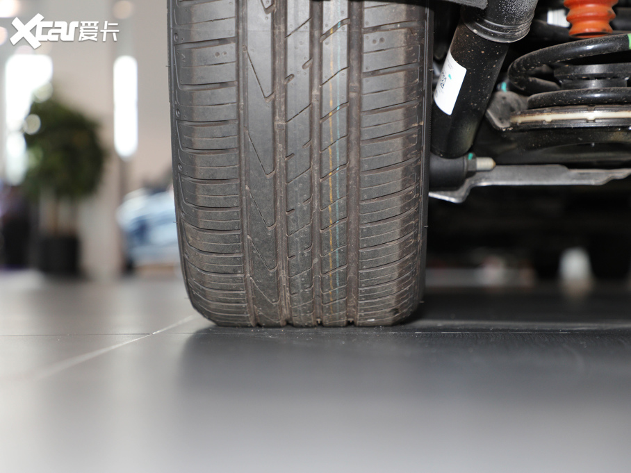 2021YV V 260 L LSA