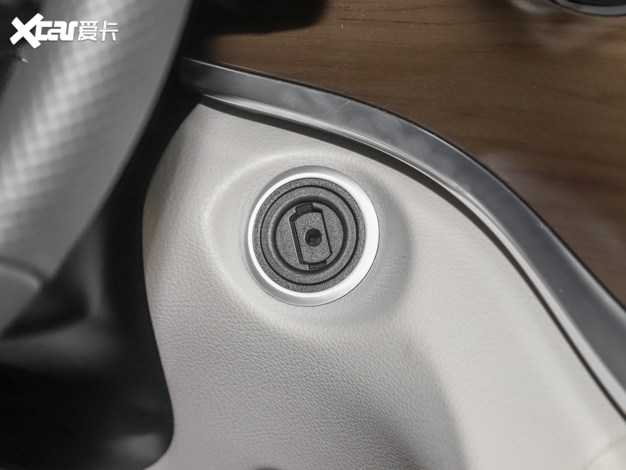 2021YV(j) V 260 F