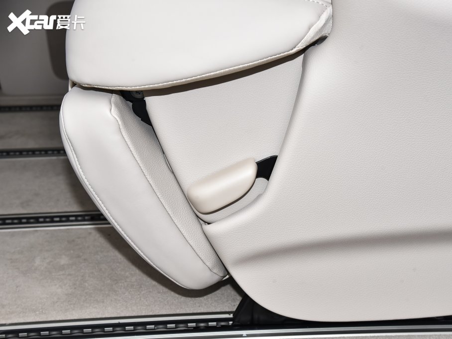 2022YV V 260 L LSA