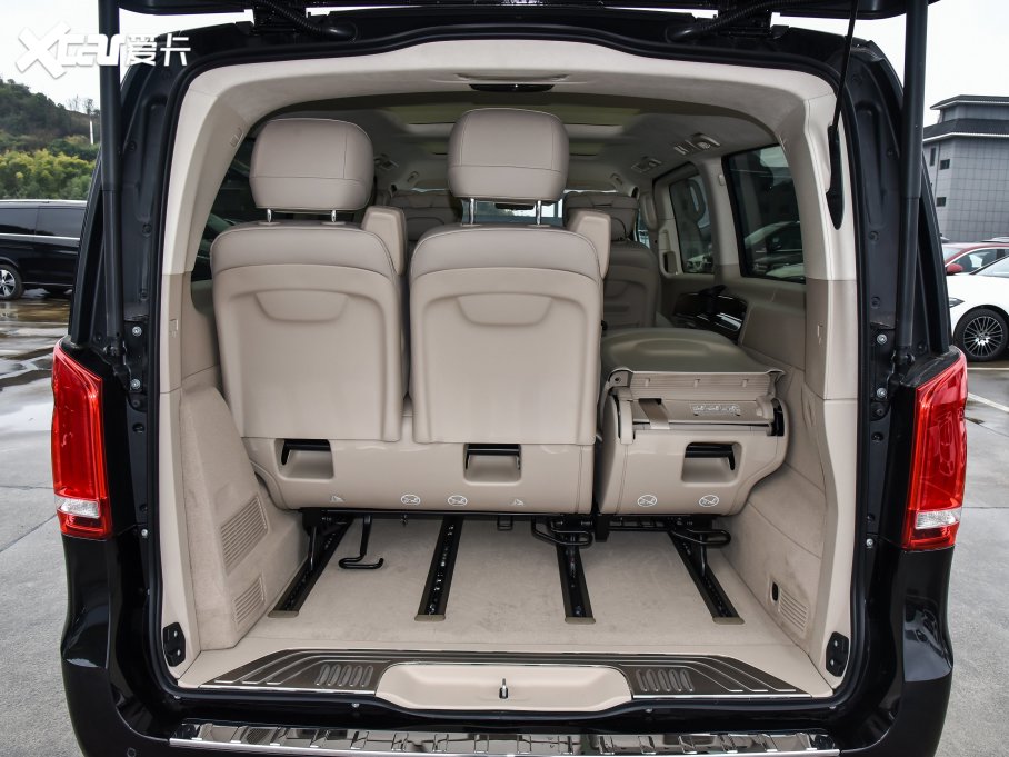 2022YV V 260 L LSA