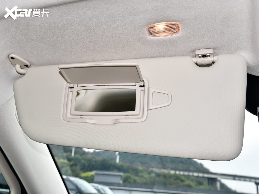 2022YV V 260 L LSA