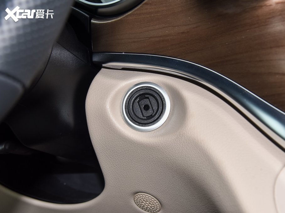 2022YV V 260 L LSA