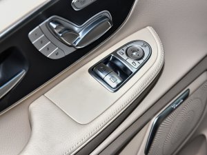 2022V 260 L LSA п؅^