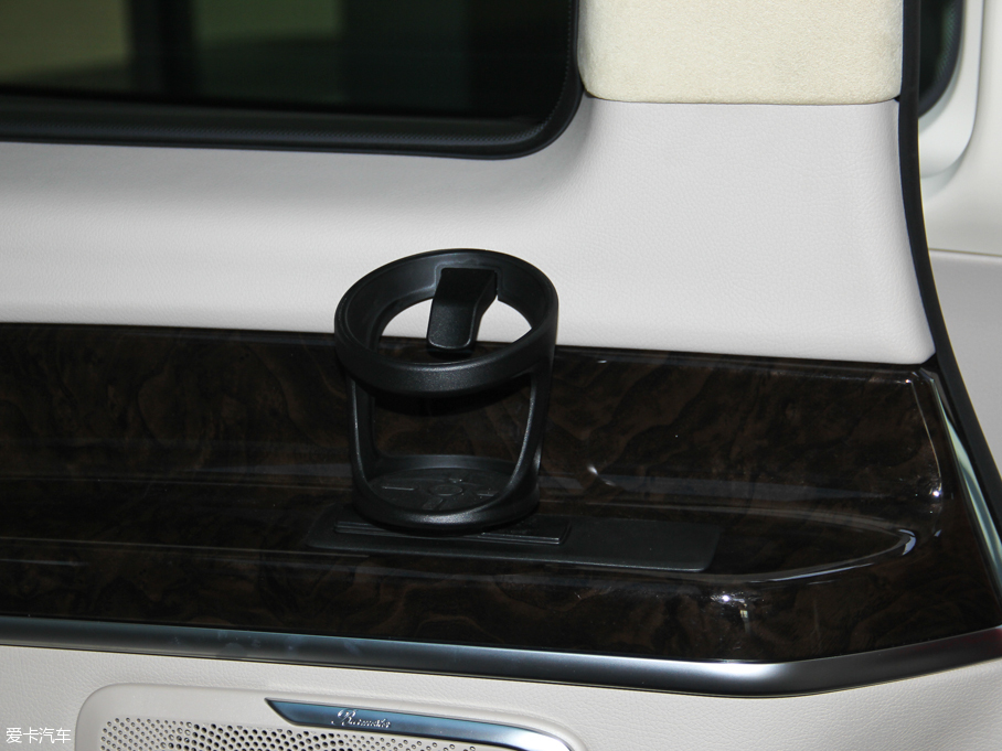 2016YV(j) V 260 F