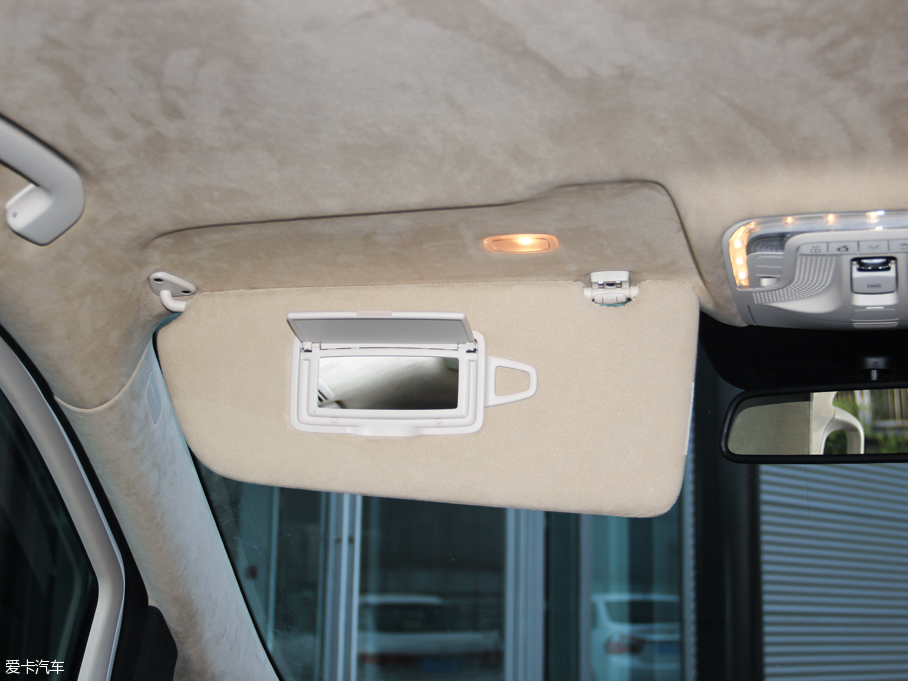 2016YV(j) V 260 F