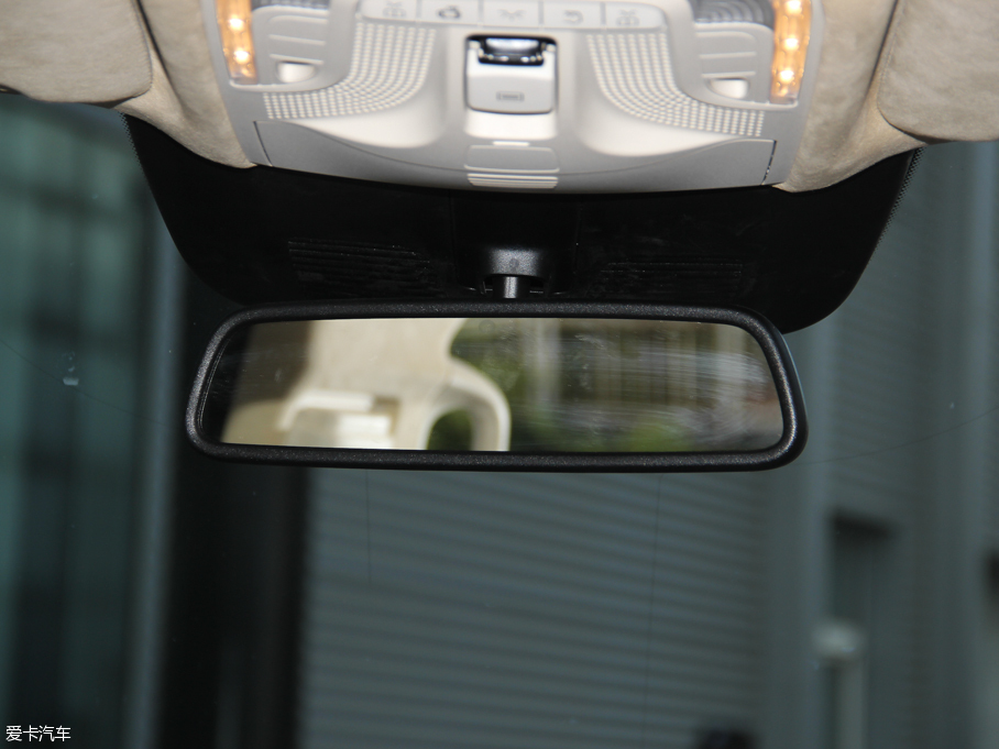 2016��YV�� V 260 ���F��