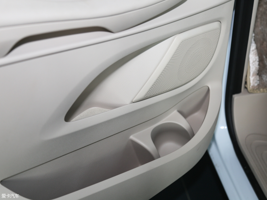 2016YV V 260 I(lng)