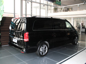 2016款V 260L 尊贵加长版 左后45度
