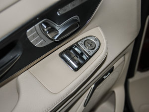 2016款V 260L 尊贵加长版 主驾车窗控制区	