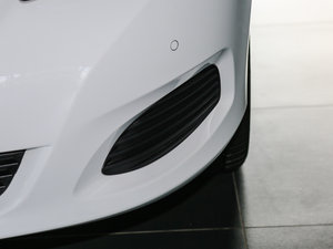 2016款V 260 领航版 前雾灯