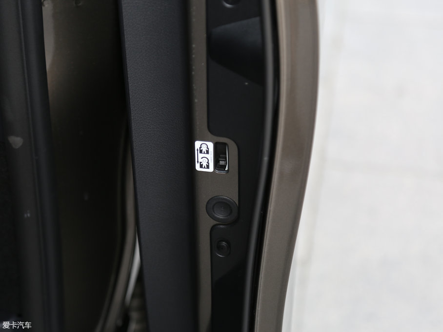 2017YV(j) V 260 F