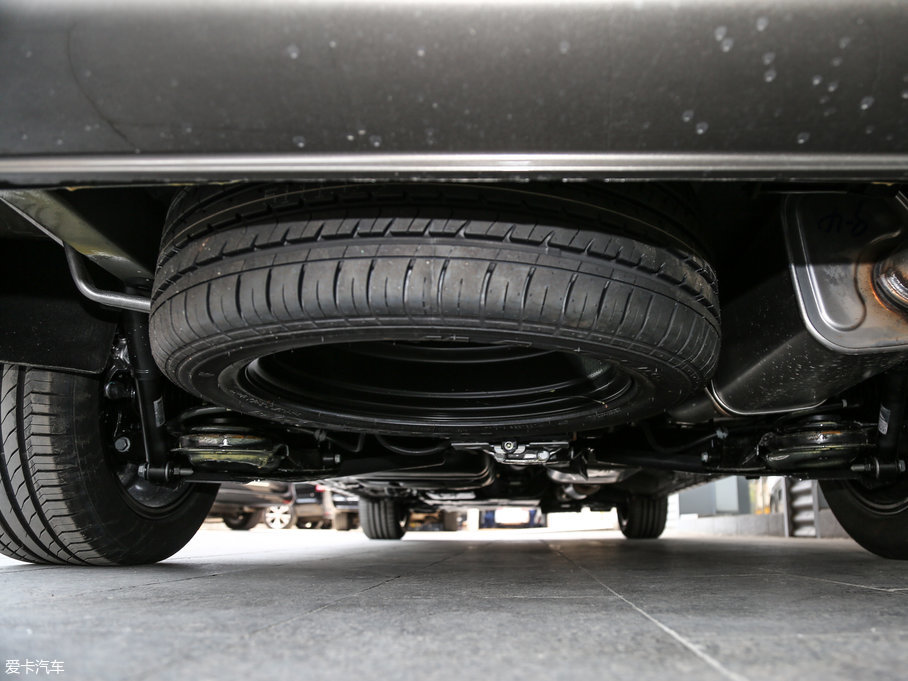 2017��YV�� V 260 ���F��