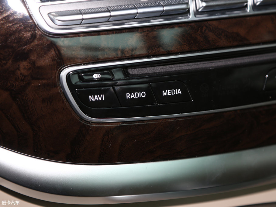 2017YV V 260 L FL