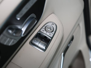 2017款V 260 L 尊贵加长版 主驾车窗控制区	