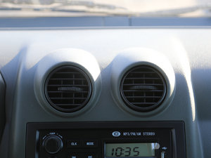 2012款1.0L 豪华版 空调出风口