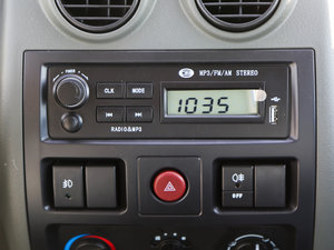 2012款1.0L 豪华版 中控台显示屏