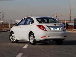 2014款1.6L 手动豪华版 整体外观