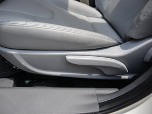 2014款1.6L 手动豪华版 主驾驶座椅调节