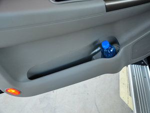 2014款2.7L 汽油两驱尊享型 空间座椅