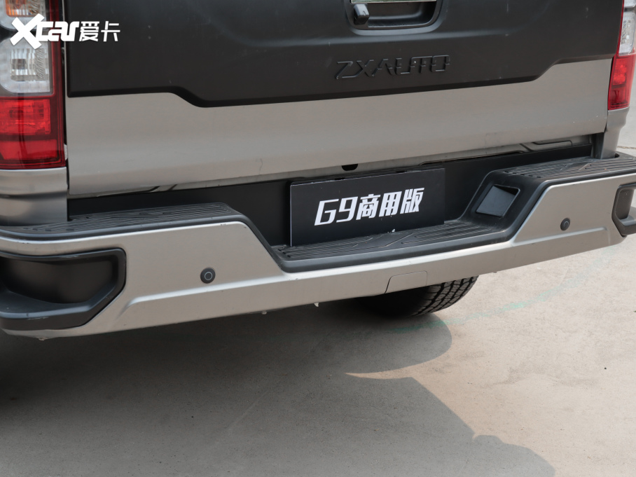 2022款 威狮1949 2.3T商用版柴油手动四驱超豪华型大双