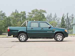 2010款2.8T 两驱柴油豪华版 整体外观